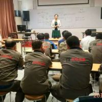 ���x����ƸՈ(q��ng)��̩��Ӣ��У���ں��Ӽ��g(sh��)��Ӗ(x��n)��(hu��)��